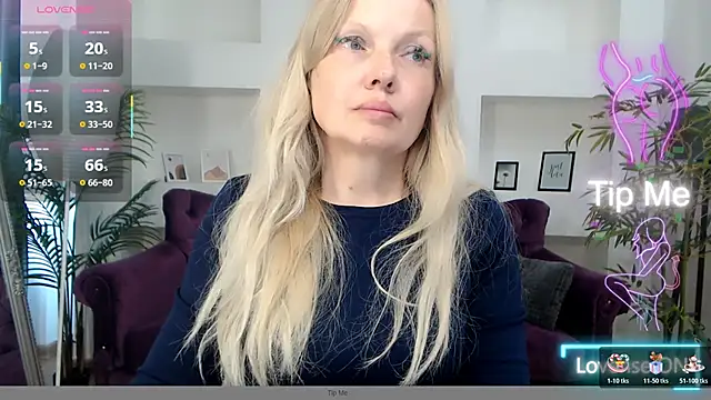 Snapshot of Abby_Moore_ chatting on 06/11/26, 06:44 Abby Moore online show from 06/11/26, 06:44