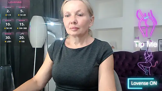 Snapshot of Abby_Moore_ chatting on 07/05/26, 12:12 Abby Moore online show from 07/05/26, 12:12