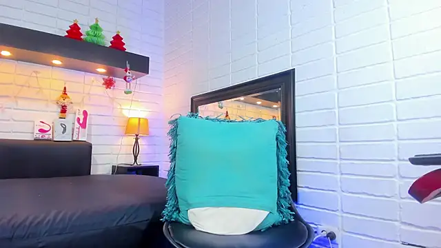 Snapshot of AlanNaughty chatting on 12/07/24, 01:03 AlanNaughty online show from 12/07/24, 01:03