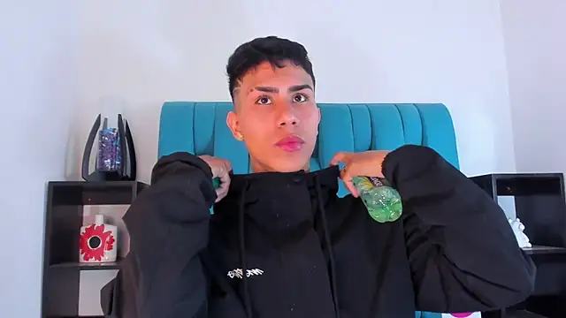 Snapshot of AlanNaughty chatting on 01/17/25, 09:17 AlanNaughty online show from 01/17/25, 09:17