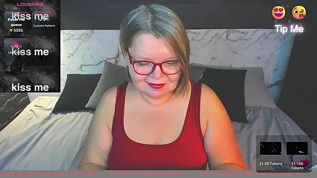 Snapshot of Shannonshine chatting on 09/24/25, 05:22 Shannonshine online show from 09/24/25, 05:22