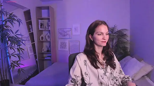 MirandaGlow online show from 05/09/26, 05:45