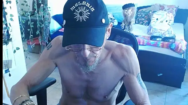 Snapshot of mycock2474u chatting on 02/22/25, 12:38 mycock2474u online show from 02/22/25, 12:38