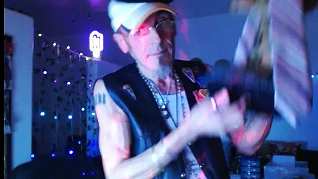 Snapshot of mycock2474u chatting on 03/06/25, 12:09 mycock2474u online show from 03/06/25, 12:09