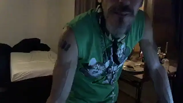 Snapshot of mycock2474u chatting on 10/15/25, 07:52 mycock2474u online show from 10/15/25, 07:52