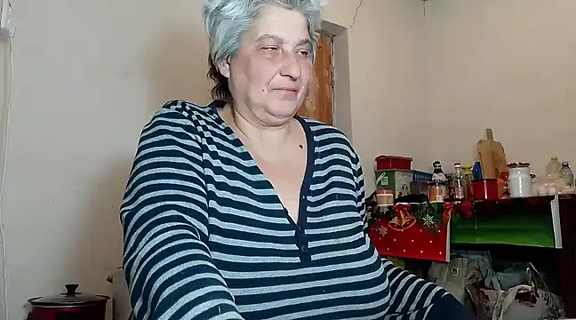 Snapshot of ExquisiteMature chatting on 01/25/25, 02:37 ExquisiteMature online show from 01/25/25, 02:37