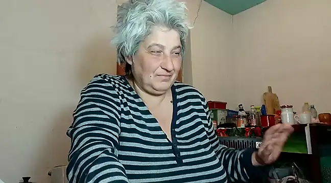 Snapshot of ExquisiteMature chatting on 01/25/25, 06:01 ExquisiteMature online show from 01/25/25, 06:01