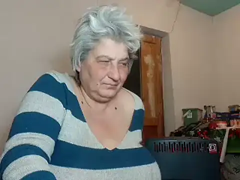 Snapshot of ExquisiteMature chatting on 02/22/25, 01:44 ExquisiteMature online show from 02/22/25, 01:44