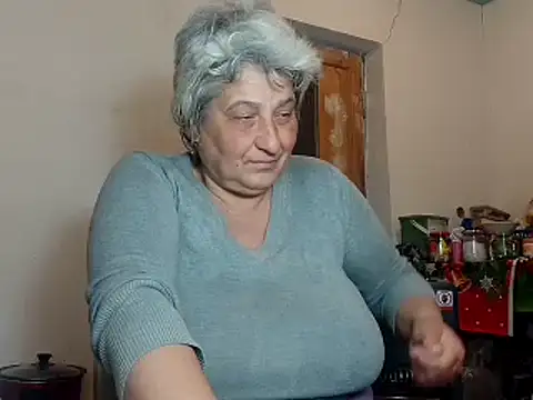 Snapshot of ExquisiteMature chatting on 03/15/25, 08:58 ExquisiteMature online show from 03/15/25, 08:58