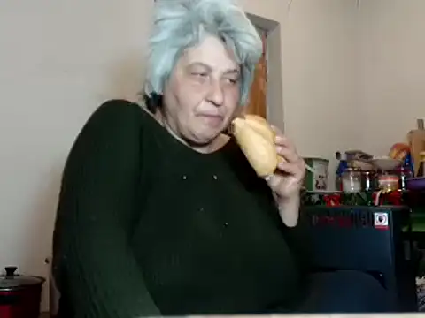 Snapshot of ExquisiteMature chatting on 03/17/25, 10:38 ExquisiteMature online show from 03/17/25, 10:38