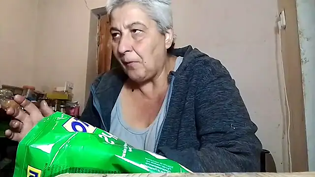 Snapshot of ExquisiteMature chatting on 09/26/25, 09:35 ExquisiteMature online show from 09/26/25, 09:35