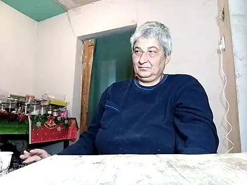 Snapshot of ExquisiteMature chatting on 10/05/25, 08:56 ExquisiteMature online show from 10/05/25, 08:56