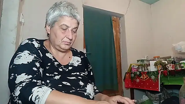 Snapshot of ExquisiteMature chatting on 10/12/25, 10:31 ExquisiteMature online show from 10/12/25, 10:31