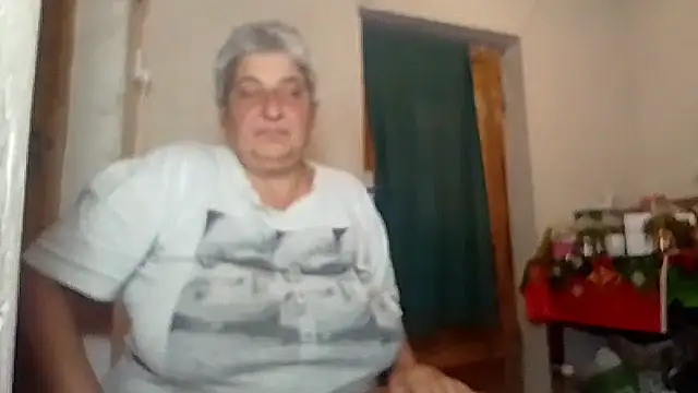 Snapshot of ExquisiteMature chatting on 10/13/25, 10:37 ExquisiteMature online show from 10/13/25, 10:37