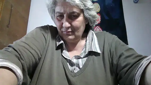 Snapshot of ExquisiteMature chatting on 04/17/26, 03:26 ExquisiteMature online show from 04/17/26, 03:26
