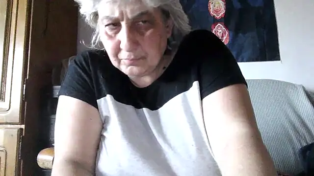 Snapshot of ExquisiteMature chatting on 05/05/26, 02:58 ExquisiteMature online show from 05/05/26, 02:58