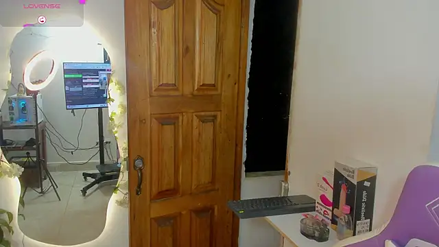 sofia gold  online show from 10/26/25, 12:05