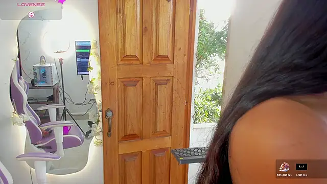 sofia gold  online show from 11/15/25, 05:09