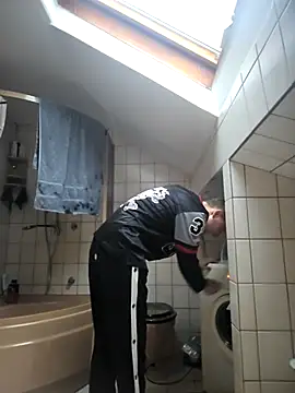 AnubisTVirus online show from 12/15/25, 08:18