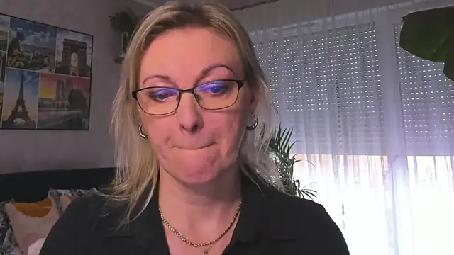 vanessa chat online show from 02/04/25, 02:21