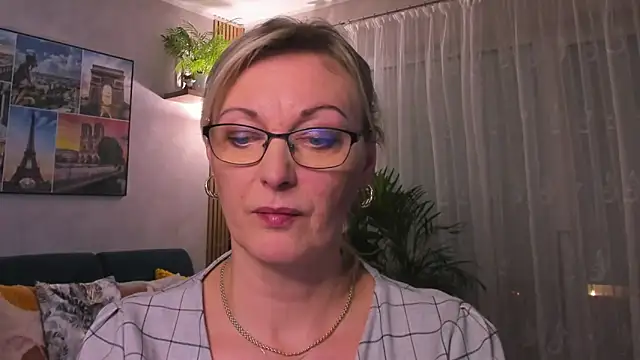 vanessa chat online show from 02/09/25, 05:43