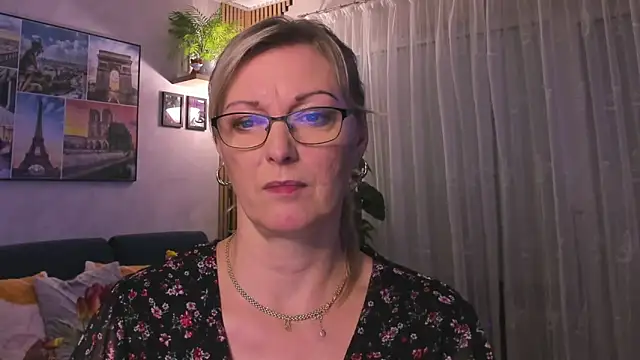 vanessa chat online show from 02/19/25, 08:52