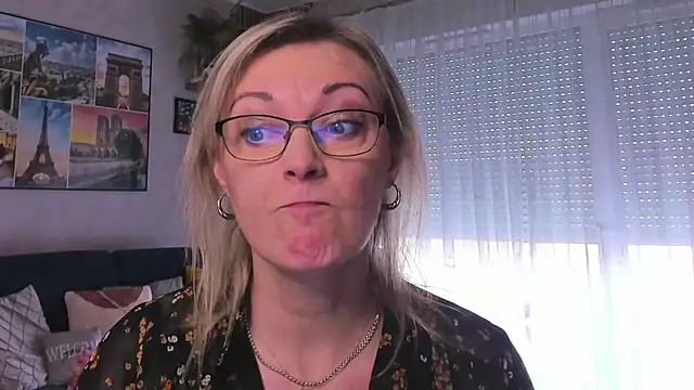 vanessa chat online show from 03/05/25, 02:23