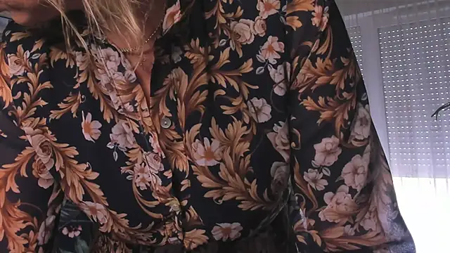 vanessa chat online show from 03/12/25, 02:23