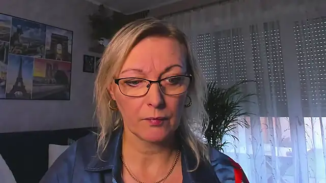 vanessa chat online show from 12/03/25, 02:15