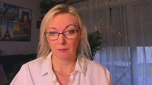 vanessa chat online show from 12/21/25, 02:13