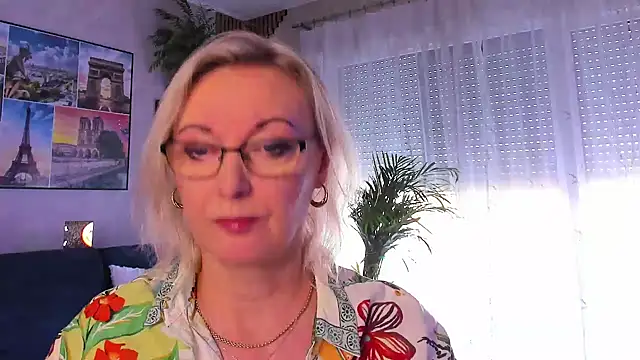 Snapshot of vanessa_chat chatting on 05/19/26, 01:28 vanessa chat online show from 05/19/26, 01:28