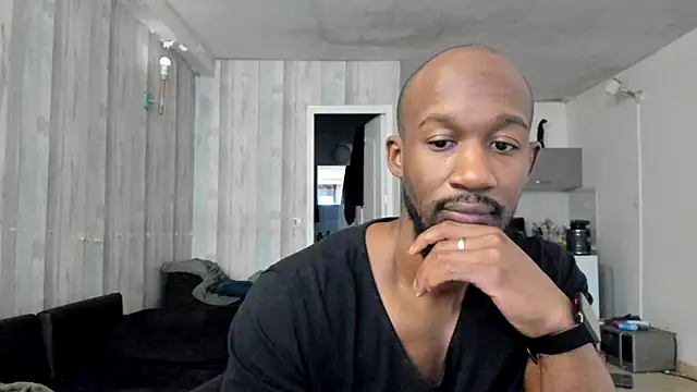 Snapshot of Mamadyyy chatting on 09/28/25, 05:18 Mamadyyy online show from 09/28/25, 05:18