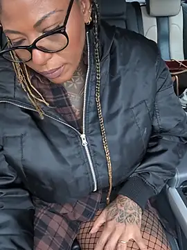 DarkDea online show from 11/11/25, 12:27