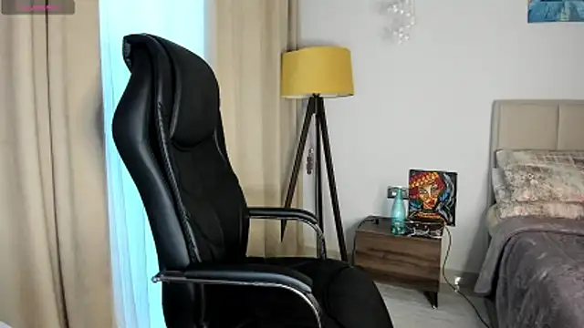 Snapshot of Colette__1977 chatting on 02/18/26, 06:09 Colette 1977 online show from 02/18/26, 06:09