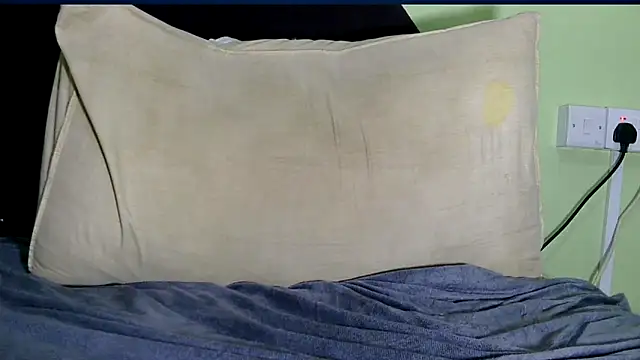 sweetchoco2020 online show from 10/14/25, 01:39