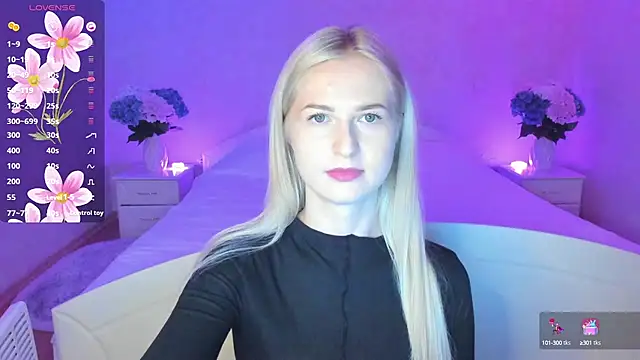 AnnaCarrera online show from 10/14/25, 09:04