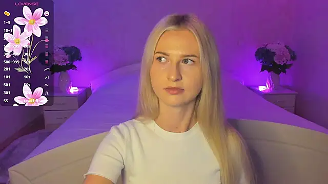 AnnaCarrera online show from 10/20/25, 07:03