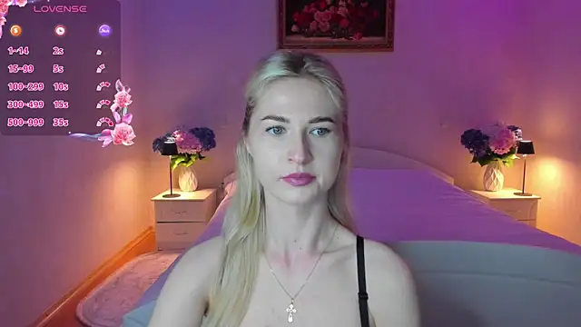 AnnaCarrera online show from 06/15/26, 07:49