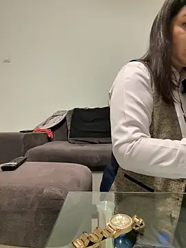 AlexandraGiogio online show from 04/19/26, 02:33