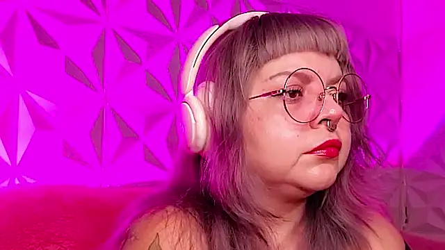 Satyn doll online show from 10/31/25, 12:33