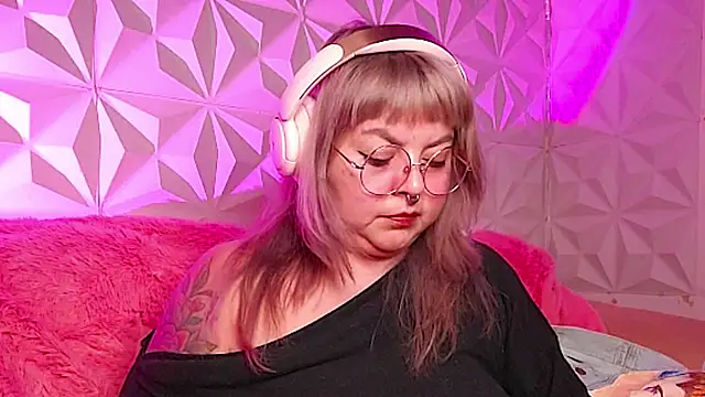 Satyn doll online show from 11/21/25, 11:25