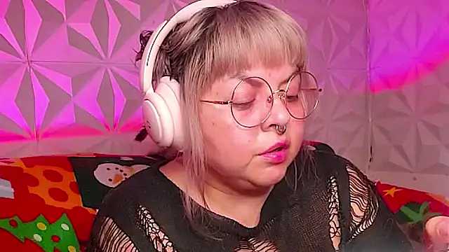 Satyn doll online show from 12/14/25, 10:03