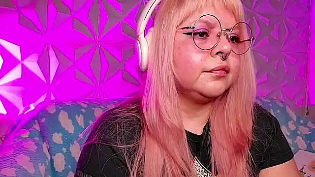 Satyn doll online show from 04/25/26, 11:35