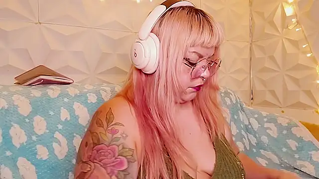 Satyn doll online show from 05/22/26, 02:19