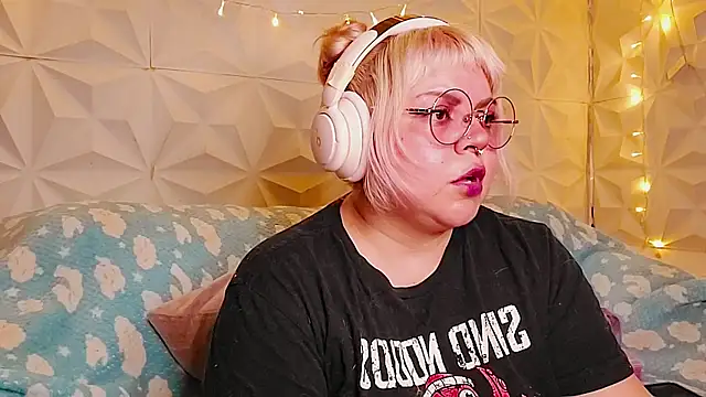 Satyn doll online show from 06/14/26, 10:12