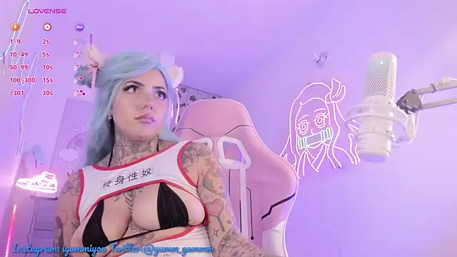 cute catlyn online show from 10/28/25, 02:42