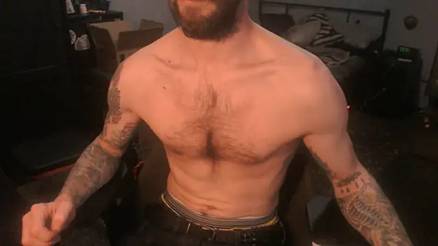 Snapshot of SexxxyLouis chatting on 01/11/26, 12:32 SexxxyLouis online show from 01/11/26, 12:32