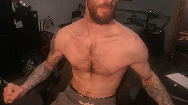 Snapshot of SexxxyLouis chatting on 02/21/26, 02:40 SexxxyLouis online show from 02/21/26, 02:40