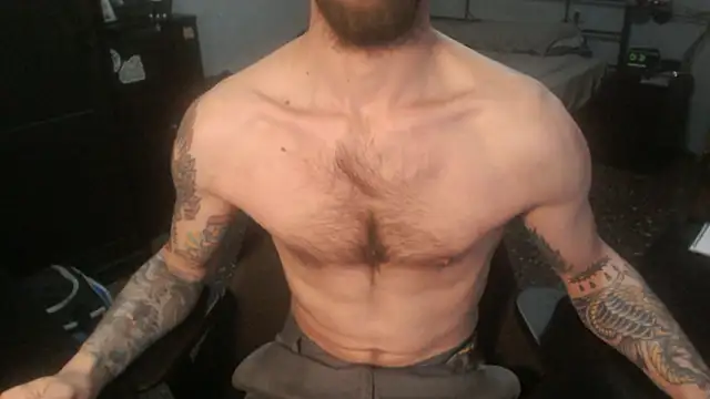 Snapshot of SexxxyLouis chatting on 02/24/26, 08:23 SexxxyLouis online show from 02/24/26, 08:23