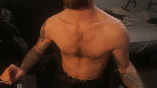 Snapshot of SexxxyLouis chatting on 03/17/26, 08:34 SexxxyLouis online show from 03/17/26, 08:34